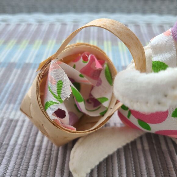 Annalee Mobilitee Doll Vintage 1971 Collectible Poseable Easter Bunny W/ Basket - Picture 6 of 10